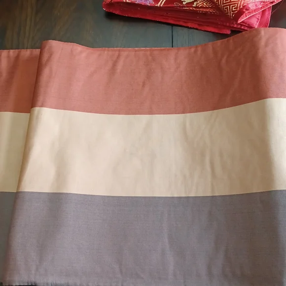 Japanese Table Runner - Picture 4 of 4